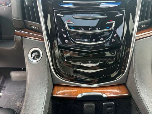 Used 2016 Cadillac Escalade Premium AWD/4WD image 22