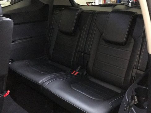 Used 2024 Volkswagen Atlas SEL AWD/4WD image 13