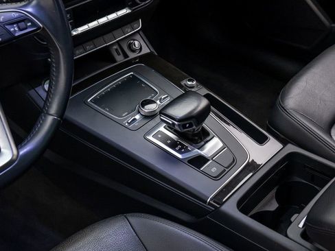 Used 2018 Audi Q5 2.0T Premium image 18
