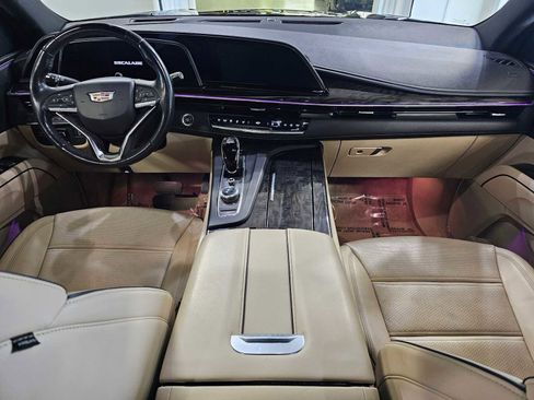 Used 2023 Cadillac Escalade Premium Luxury w/ Performance Package AWD/4WD image 21