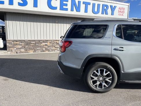 Used 2023 GMC Acadia SLE w/ Driver Convenience Package image 11