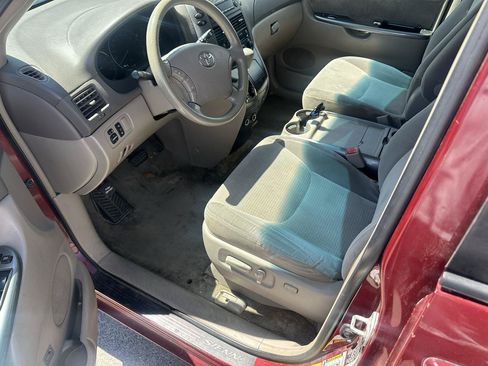 Used 2008 Toyota Sienna LE FWD image 12