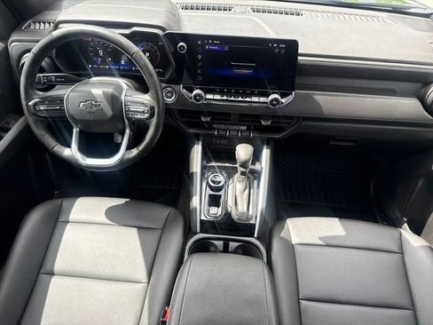 Used 2025 Chevrolet Colorado Trail Boss AWD/4WD image 35