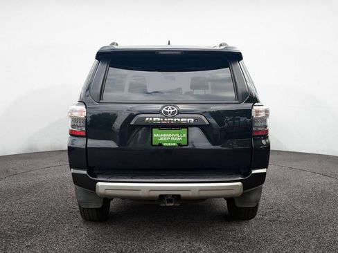 Used 2018 Toyota 4Runner TRD Off-Road Premium AWD/4WD image 4
