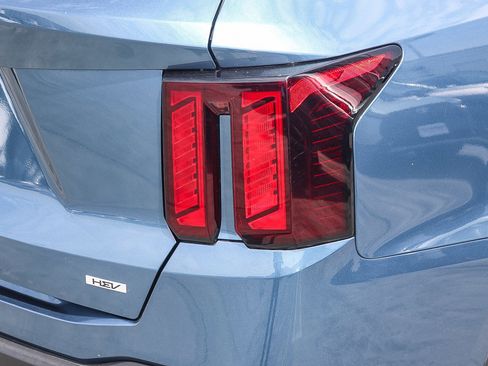 Used 2025 Kia Sorento EX AWD/4WD image 10