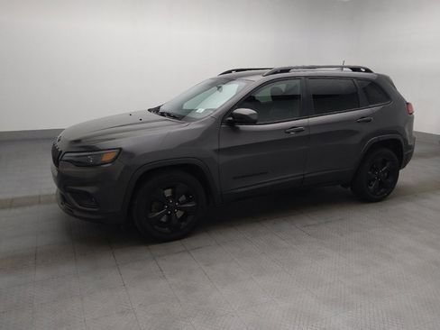 Used 2020 Jeep Cherokee Latitude Plus FWD image 2