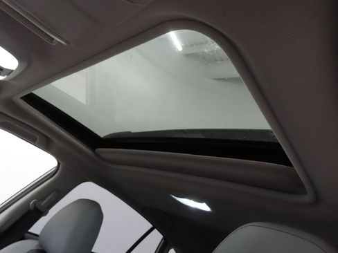 Used 2019 Subaru Crosstrek 2.0i Limited w/ Moonroof Package w/Navigation image 23