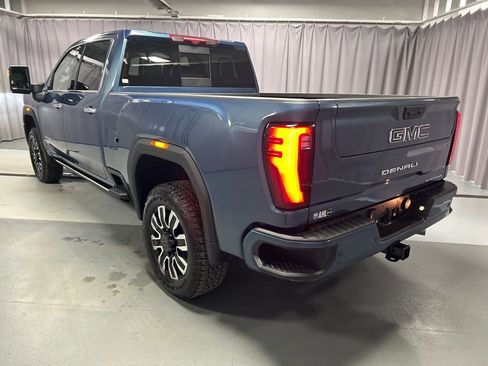 Used 2025 GMC Sierra 2500 Denali Ultimate image 5