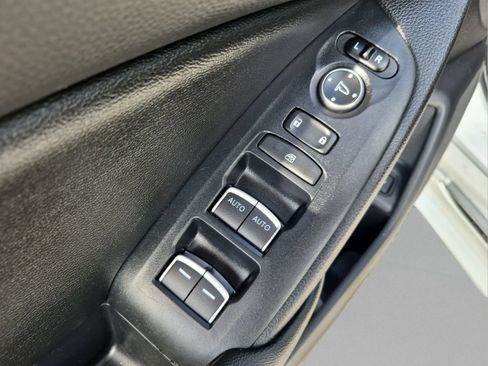 Used 2019 Honda Accord Touring image 16