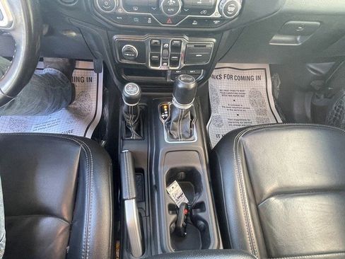 Used 2022 Jeep Wrangler Unlimited Sahara image 22