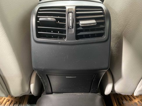 Used 2014 Mercedes-Benz E 350 4MATIC Wagon image 25