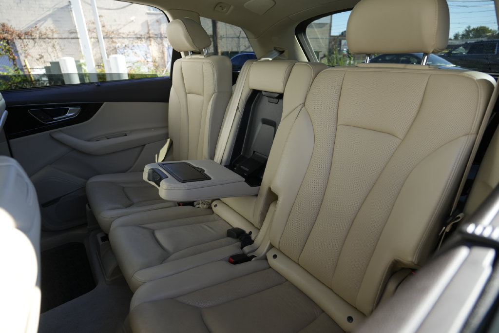 Used 2019 Audi Q7 3.0T Prestige w/ Prestige Package AWD/4WD image 26
