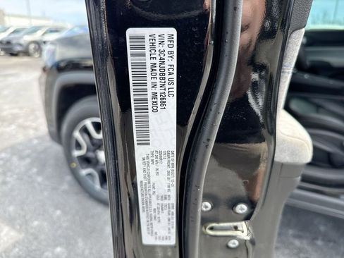 Used 2022 Jeep Compass Latitude image 27