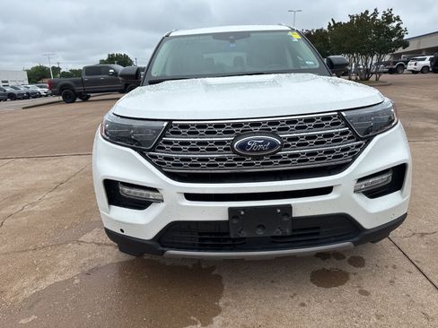 Used 2022 Ford Explorer Limited w/ Limited Technology Package image 2