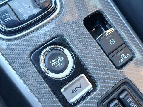 Used 2019 Mitsubishi Outlander 4WD Plug-In Hybrid image 25