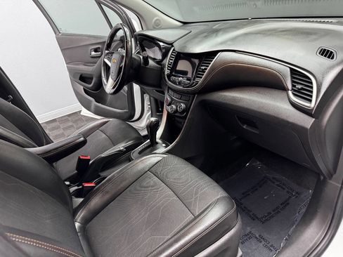 Used 2019 Chevrolet Trax LT w/ LT Convenience Package image 55
