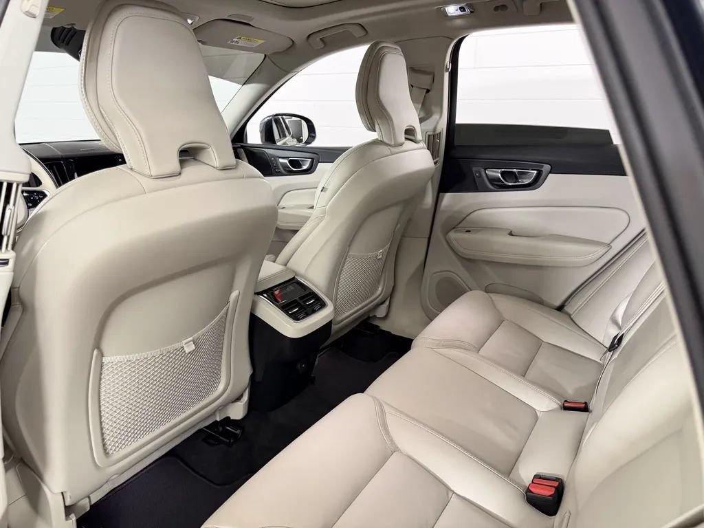 Used 2021 Volvo XC60 T6 Inscription w/ Advanced Package AWD/4WD image 32