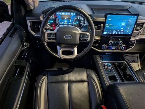 Used 2024 Ford Expedition Max XLT image 8