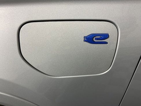 Used 2024 Jeep Grand Cherokee Overland w/ Luxury Tech Group IV image 16