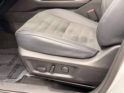 Used 2025 Mitsubishi Outlander SE FWD image 23