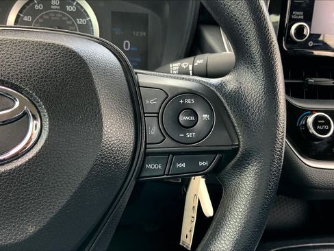 Used 2022 Toyota Corolla LE FWD image 24