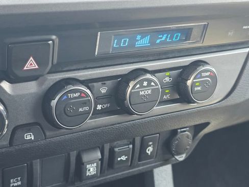 Used 2023 Toyota Tacoma TRD Sport AWD/4WD image 21