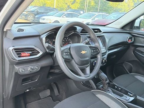 Used 2023 Chevrolet TrailBlazer LT FWD image 10