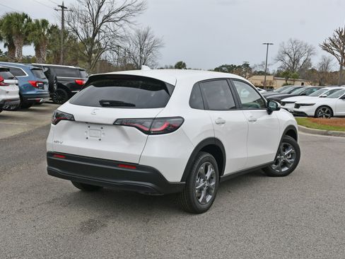New 2026 Honda HR-V LX image 2