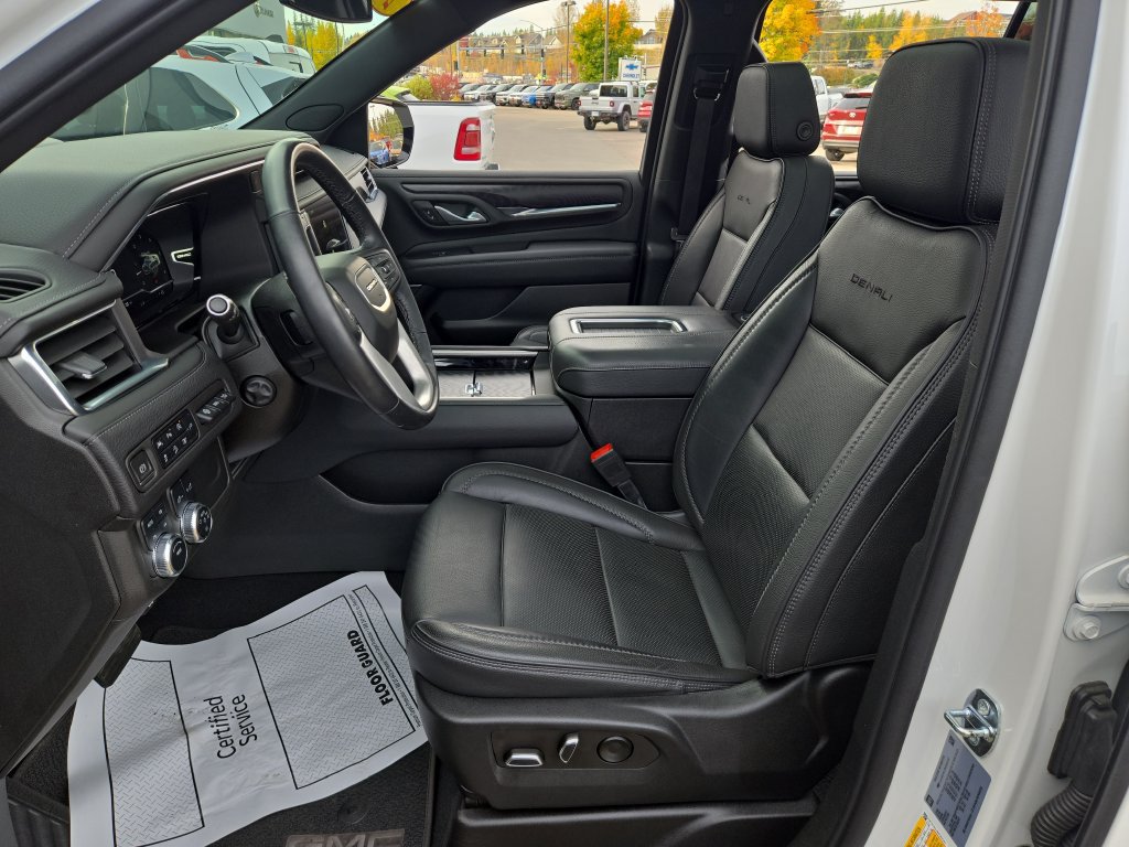 Used 2022 GMC Yukon XL Denali AWD/4WD image 14