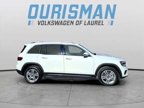 Used 2023 Mercedes-Benz GLB 250 image 2