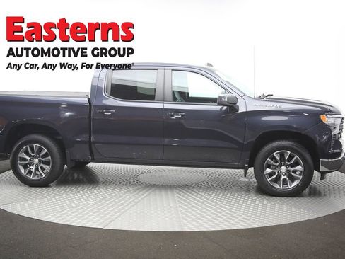 Used 2022 Chevrolet Silverado 1500 LT AWD/4WD image 49