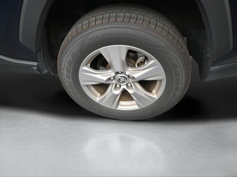 Used 2025 Toyota RAV4 XLE image 37