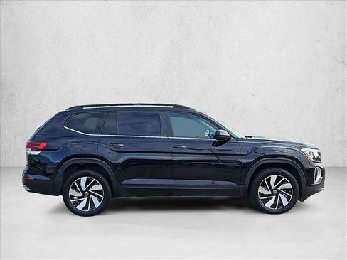 Used 2026 Volkswagen Atlas SE FWD image 4