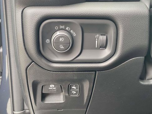 New 2026 RAM 1500 4x4 Crew Cab image 19