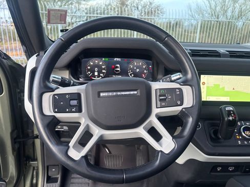Used 2021 Land Rover Defender 90 First Edition image 5