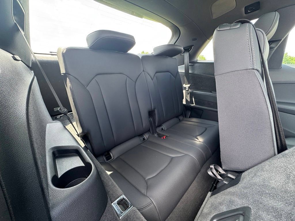 Used 2025 Audi Q7 3.0T Premium Plus AWD/4WD image 35