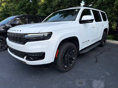 Certified 2022 Jeep Wagoneer Series III RWD image 2