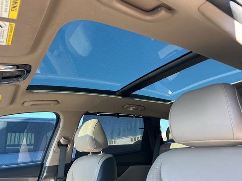 Used 2022 Hyundai Santa Fe SEL w/ Convenience + Premium Package image 6