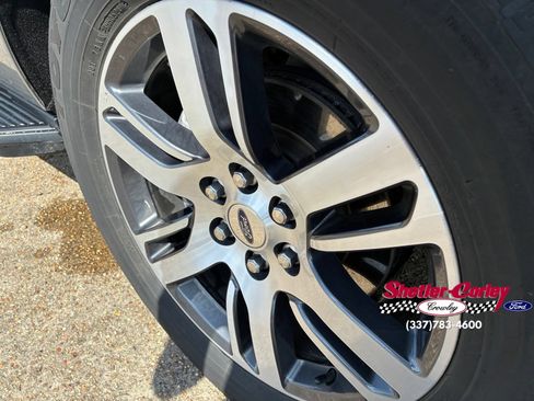 Used 2024 Ford Expedition Limited RWD image 2