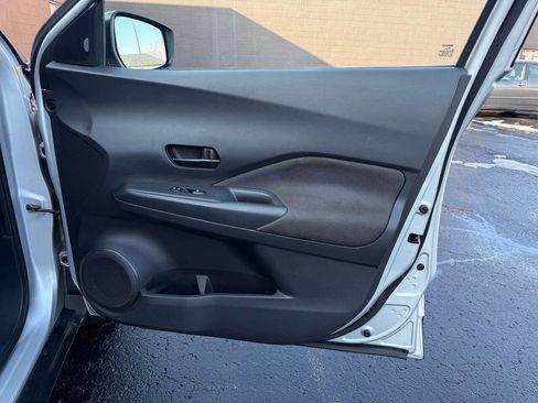 Used 2020 Nissan Kicks S image 22