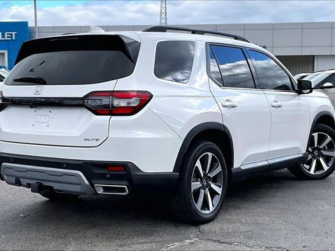Used 2023 Honda Pilot Elite image 2