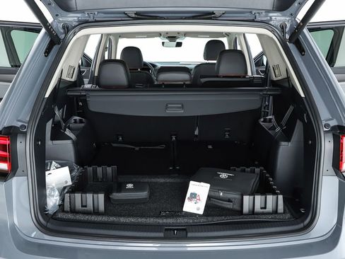 New 2026 Volkswagen Atlas Peak Edition AWD/4WD image 29