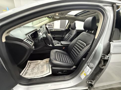 Used 2020 Ford Fusion SEL image 12