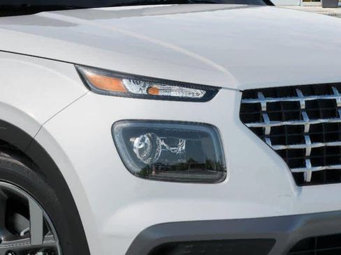 New 2025 Hyundai Venue SEL image 9