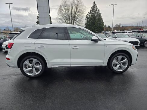 Certified 2025 Audi Q5 2.0T Premium Plus w/ Premium Plus Package image 7