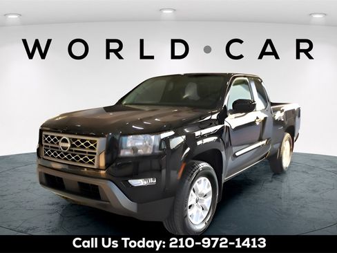 Used 2024 Nissan Frontier SV w/ SV Convenience Package image 3