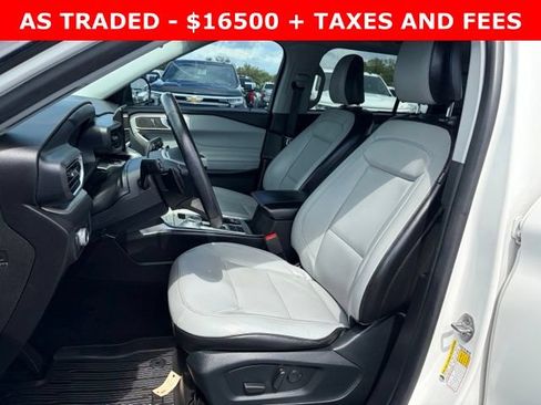 Used 2021 Ford Explorer XLT w/ Equipment Group 202A RWD image 14