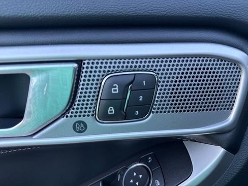 Used 2022 Ford Explorer Limited w/ Equipment Group 301A image 22