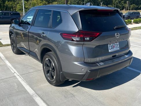 Used 2024 Nissan Rogue SV AWD/4WD image 7