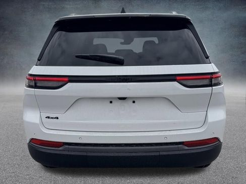 New 2026 Jeep Grand Cherokee Altitude AWD/4WD image 6